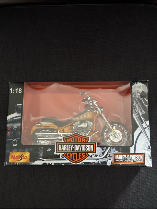 Harley-Davidson Other - Maisto's Harley-Davidson 1984 FXST Softail Standard Series 11 collection